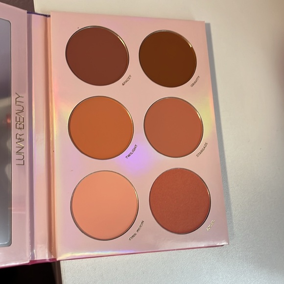 Lunar Beauty Blush - Picture 2 of 2